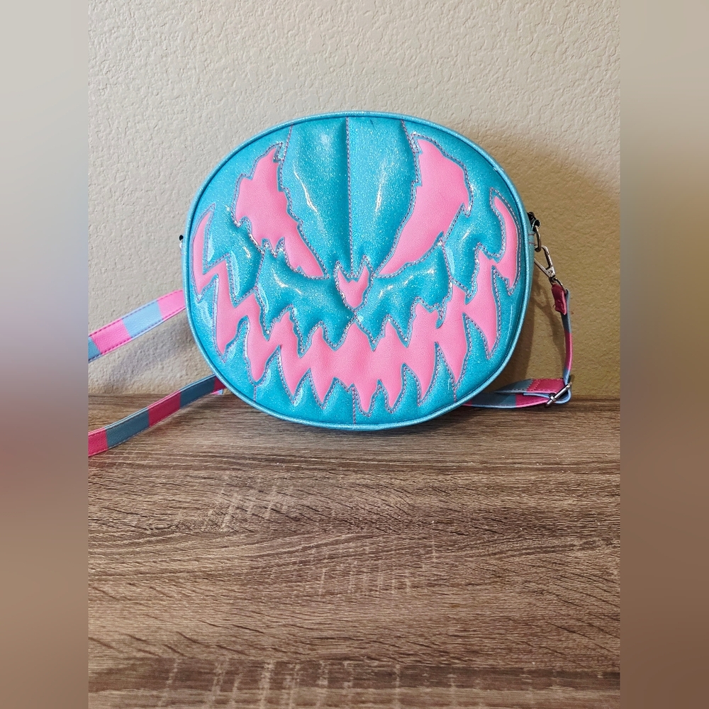 Love Pain And Stitches Women's Pumpkin Kult Bag